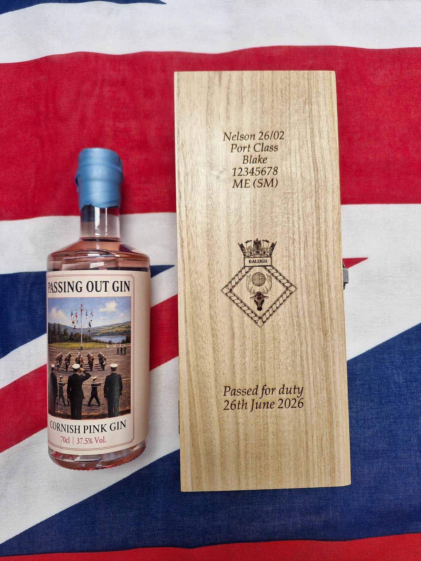 Personalised gift box with Gin/Rum