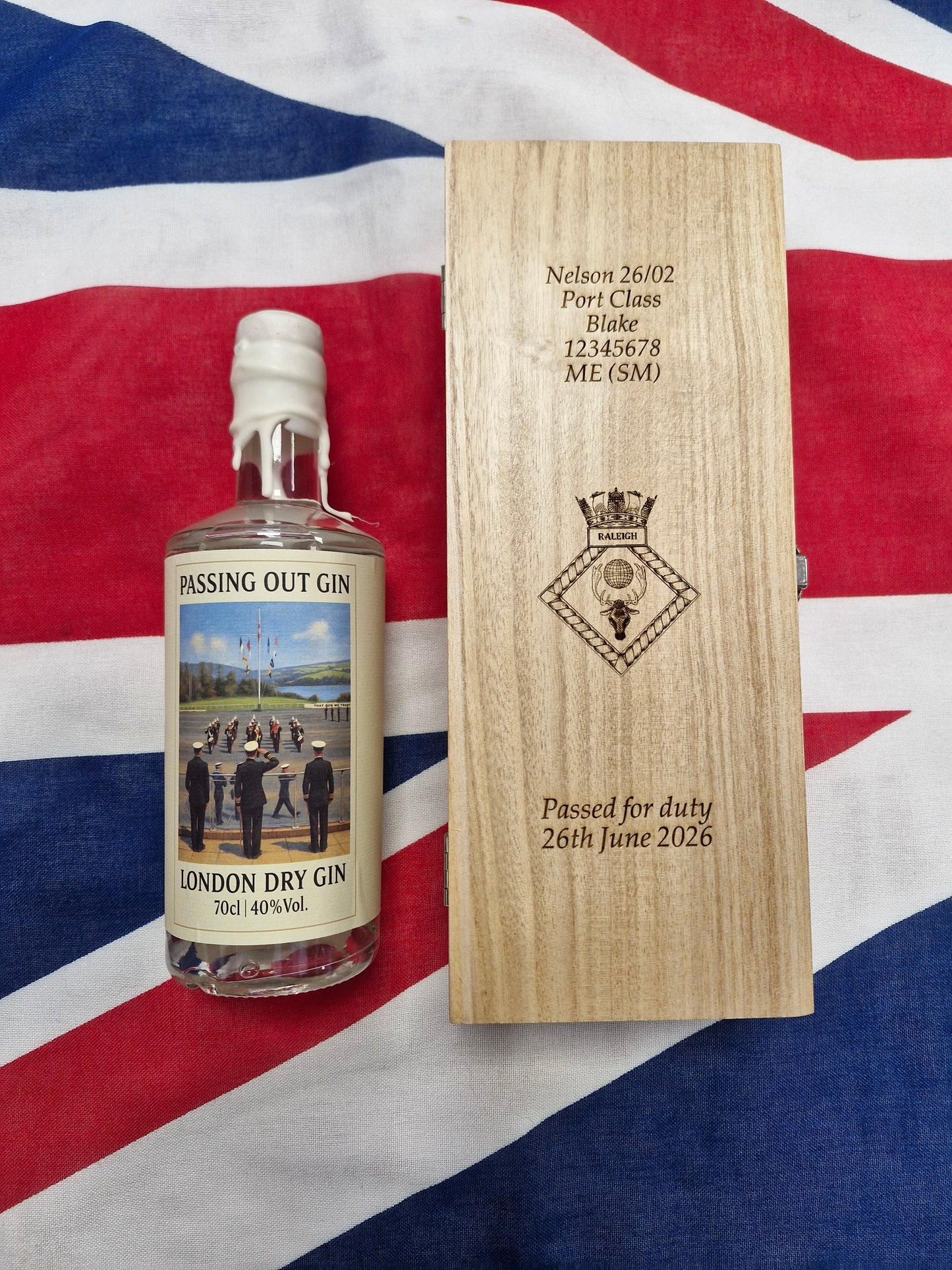Personalised gift box with Gin/Rum
